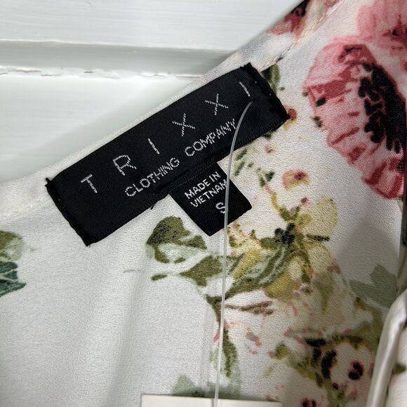 NWT Trixxi Floral and Striped Romper from Francesca’s Size Small - Picture 7 of 13